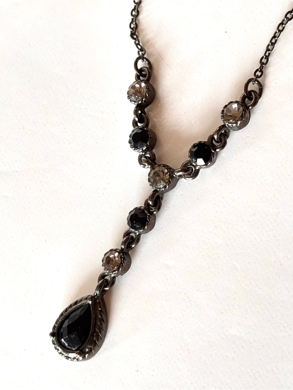 1928 Victorian or Gothic Y-style necklace